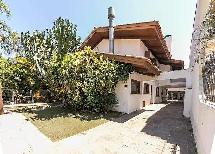 Villa Balinesa Belissima Mansao Com Piscina, Jacuzzi E Sauna Porto Alegre