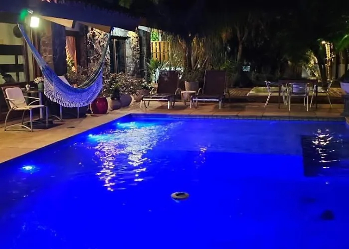 Balinesa Belissima Mansao Com Piscina, Jacuzzi E Sauna Porto Alegre