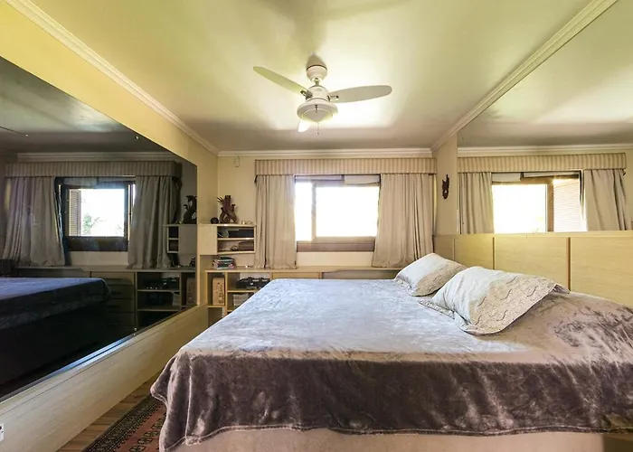 Villa Balinesa Belissima Mansao Com Piscina, Jacuzzi E Sauna Porto Alegre