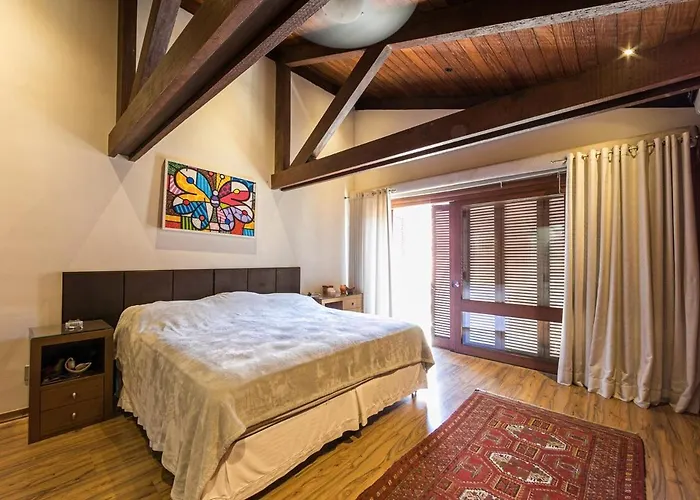Balinesa Belissima Mansao Com Piscina, Jacuzzi E Sauna Villa Porto Alegre