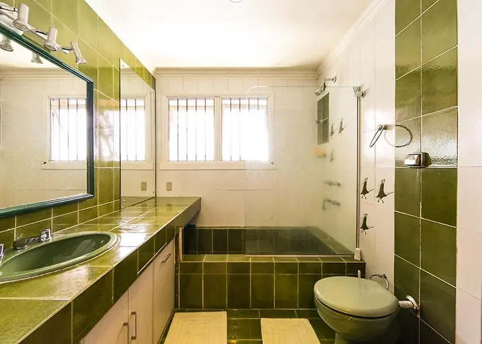 Balinesa Belissima Mansao Com Piscina, Jacuzzi E Sauna Porto Alegre