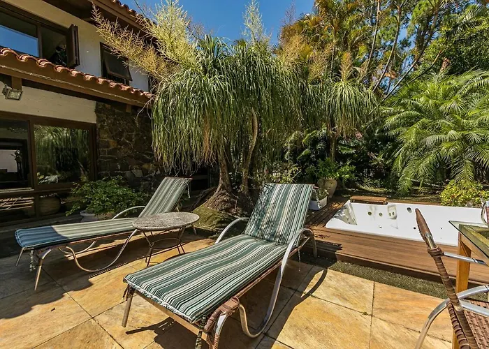Balinesa Belissima Mansao Com Piscina, Jacuzzi E Sauna