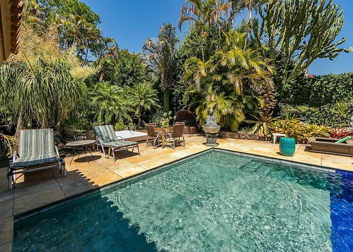 Balinesa Belissima Mansao Com Piscina, Jacuzzi E Sauna Villa