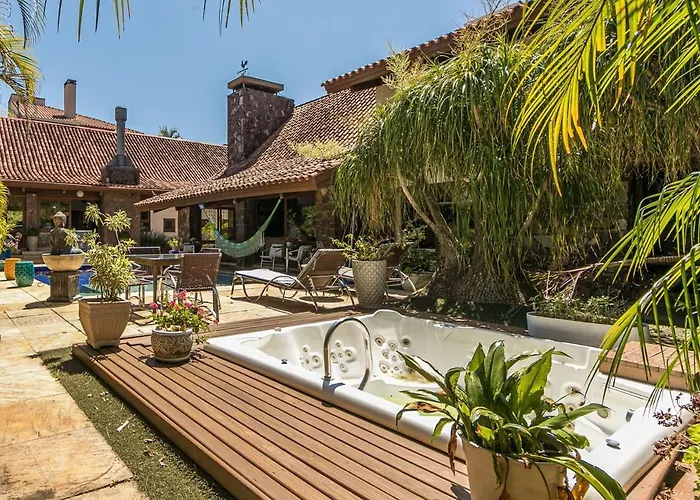 Villa Balinesa Belissima Mansao Com Piscina, Jacuzzi E Sauna Porto Alegre