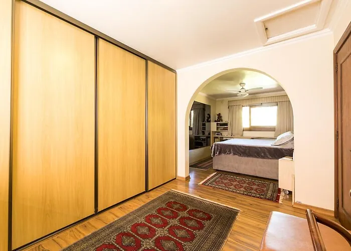 Balinesa Belissima Mansao Com Piscina, Jacuzzi E Sauna * Porto Alegre